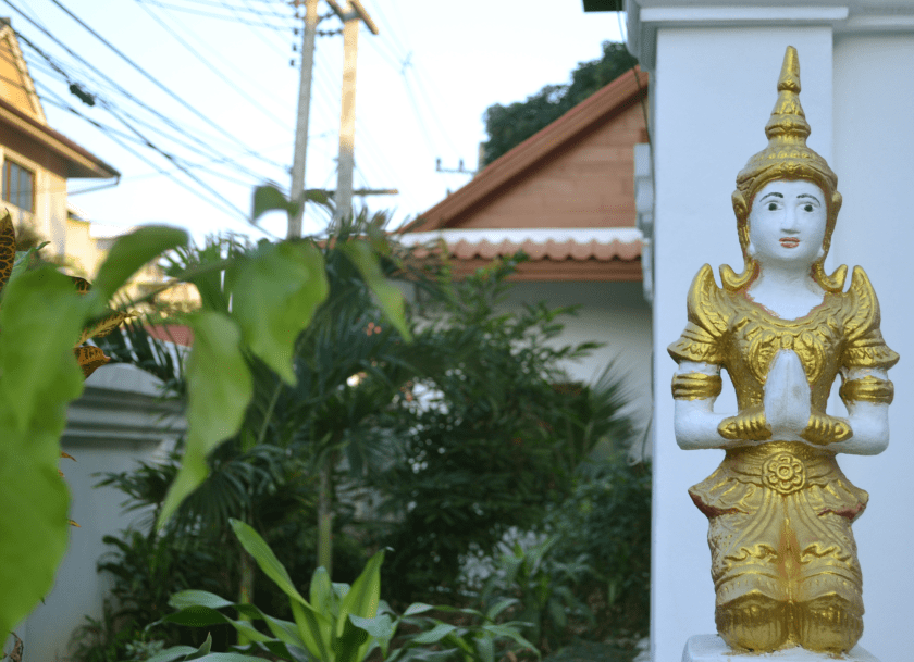 I love the decorative elements on these temples.