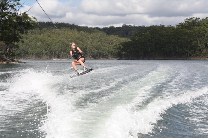 35987_126569860722912_717209_n